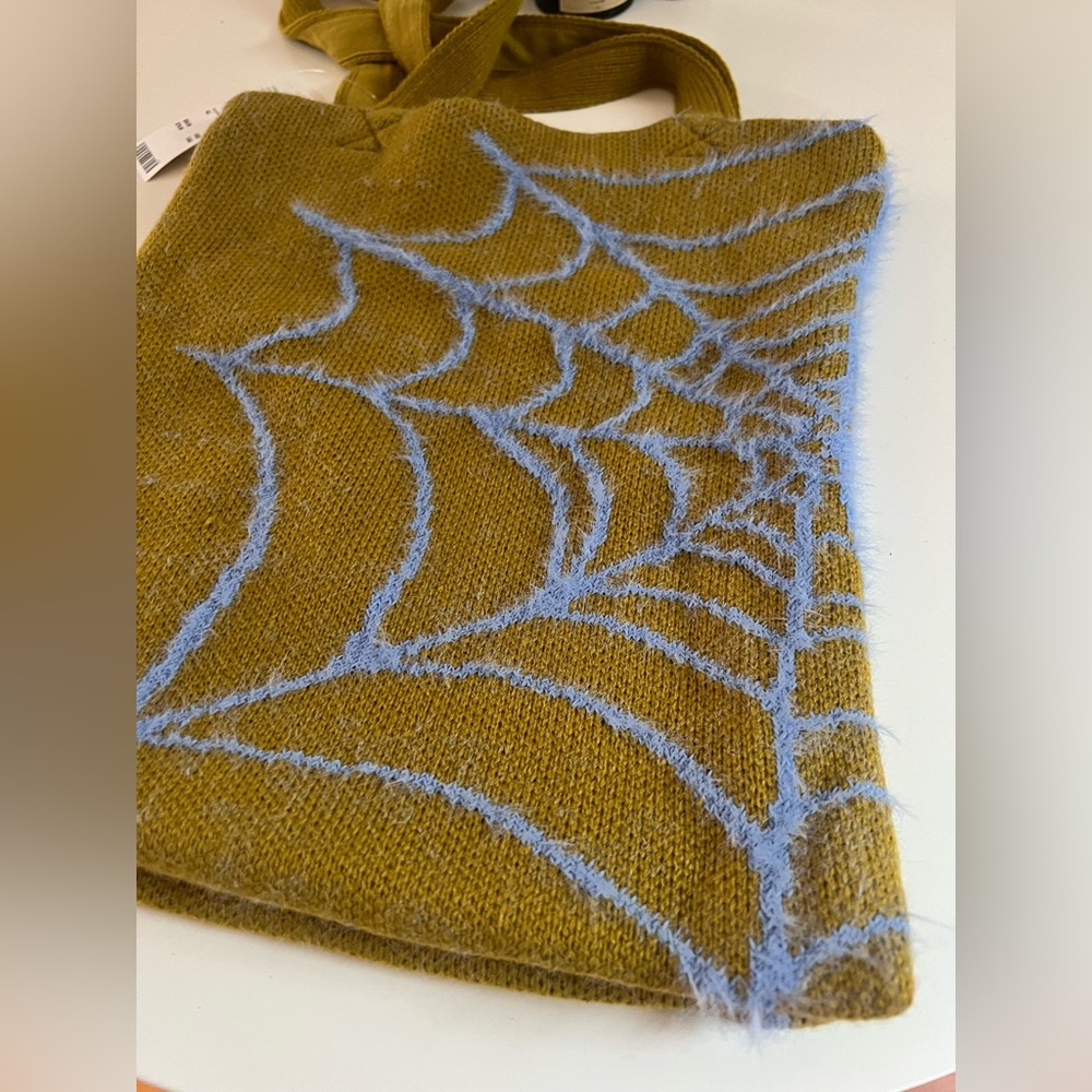 ✨ Urban Outfitters Knit Spiderweb Tote Bag – NWT ✨ - Picture 2 of 8